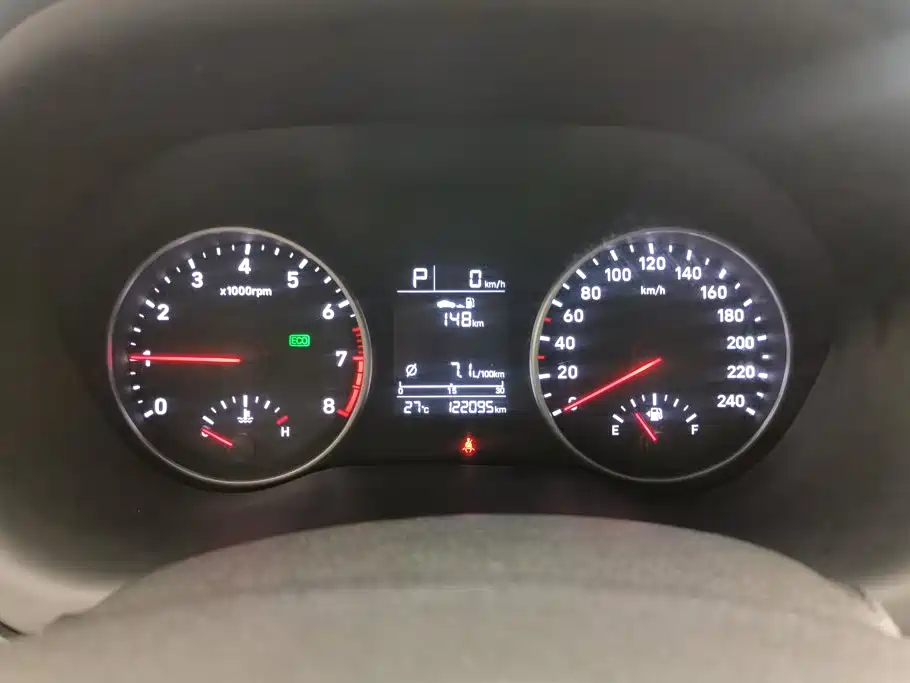 Hyundai Elantra — миниатюра 14