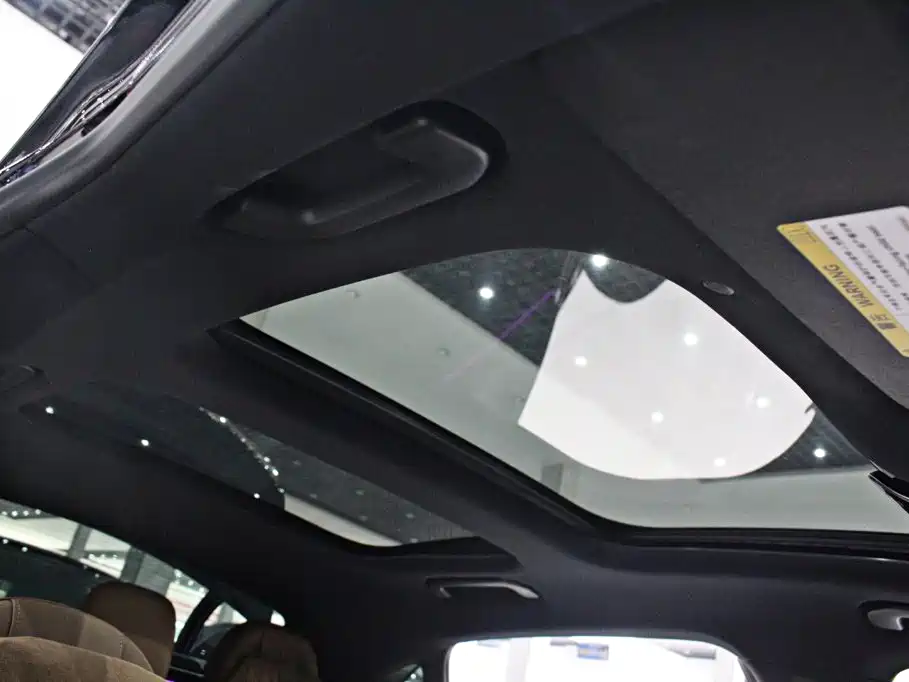Mercedes-Benz E-Class New Energy — миниатюра 9