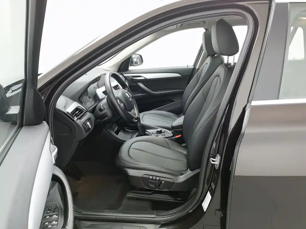 BMW X1 — миниатюра 10