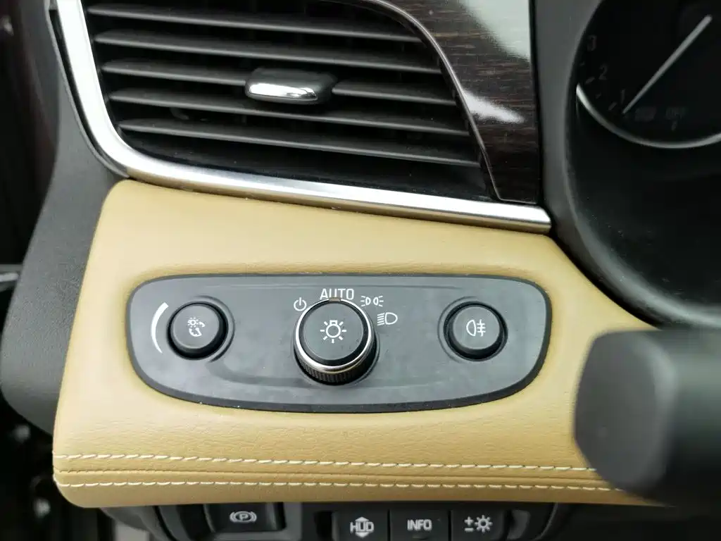 Buick LaCrosse — миниатюра 21