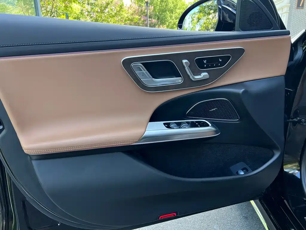 Mercedes-Benz E-Class — миниатюра 19