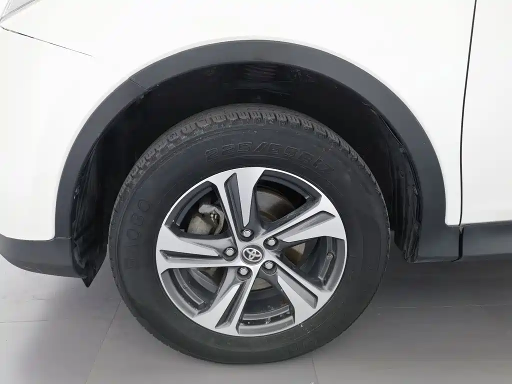 Toyota RAV4 — миниатюра 17