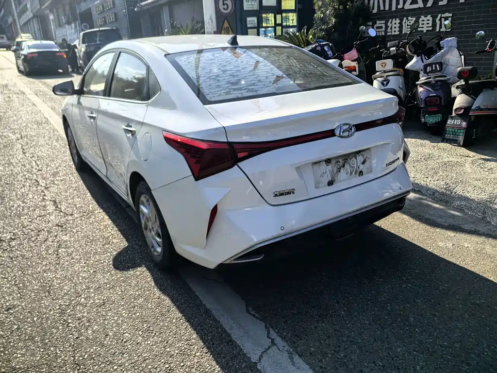 Hyundai Verna — миниатюра 10