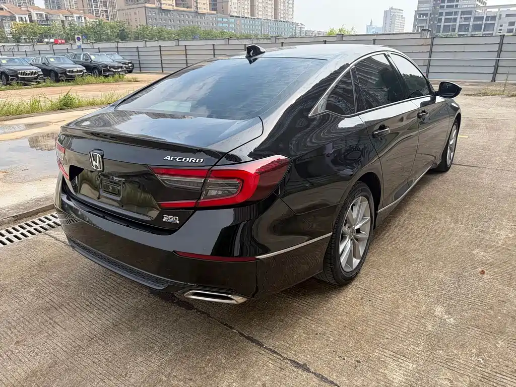 Honda Accord — миниатюра 9