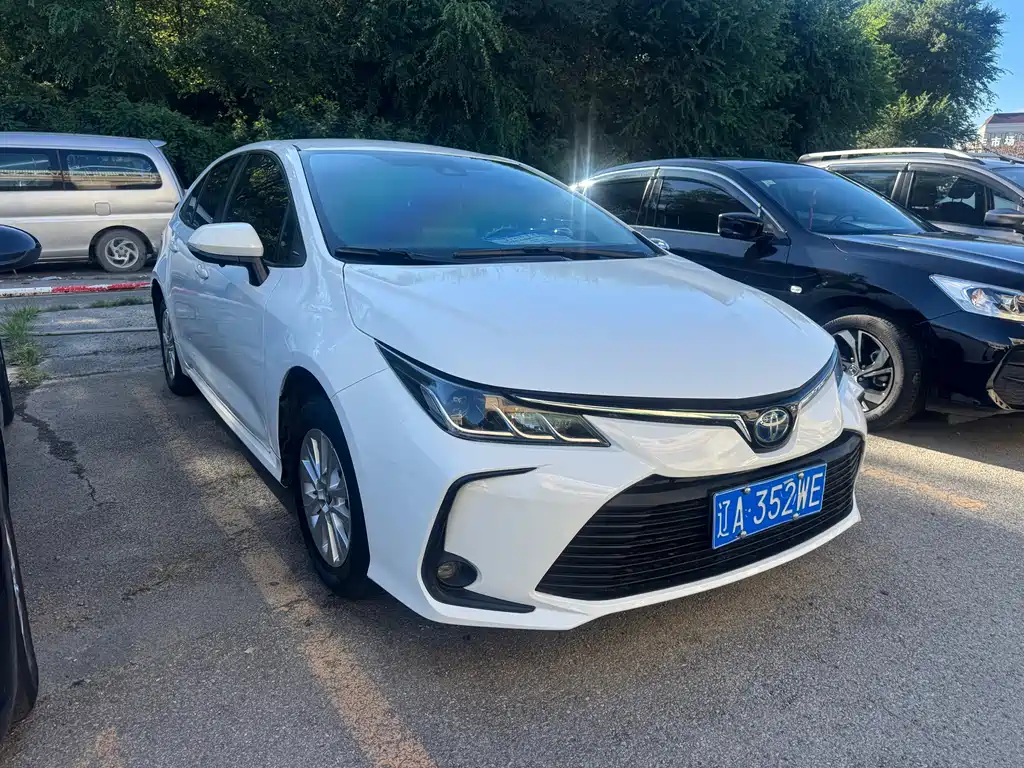 Toyota Corolla Hybrid — миниатюра 3