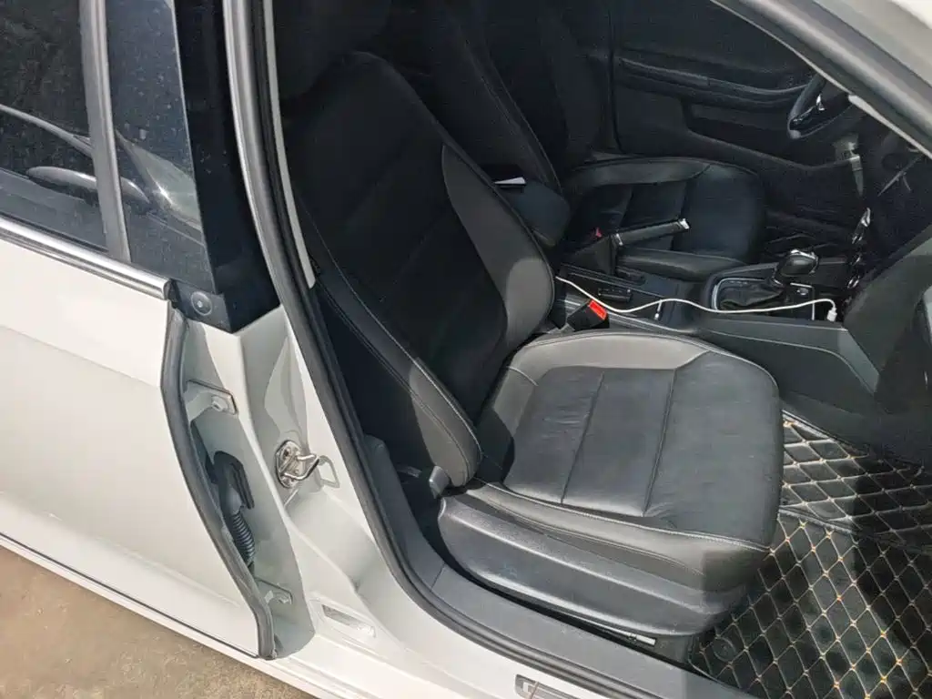 Volkswagen Sagitar — миниатюра 25