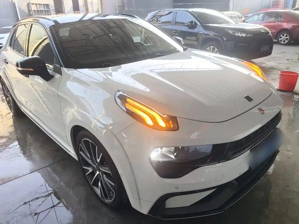 Lynk & Co 02 Hatchback — миниатюра 4
