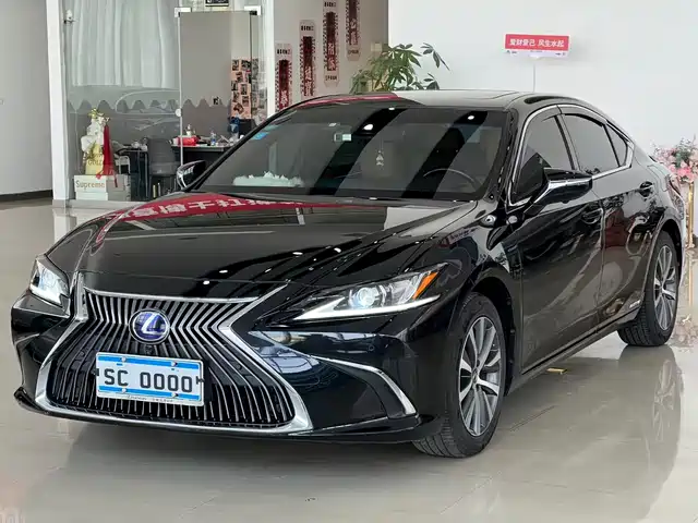 LEXUS ES 2019