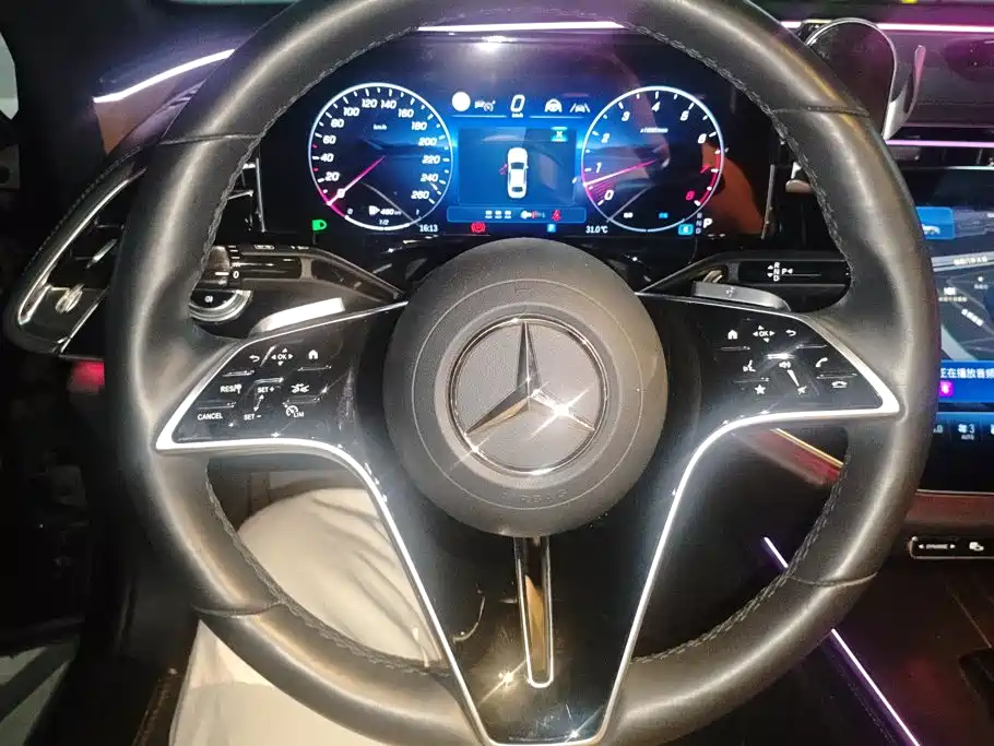 Mercedes-Benz E-Class — миниатюра 15