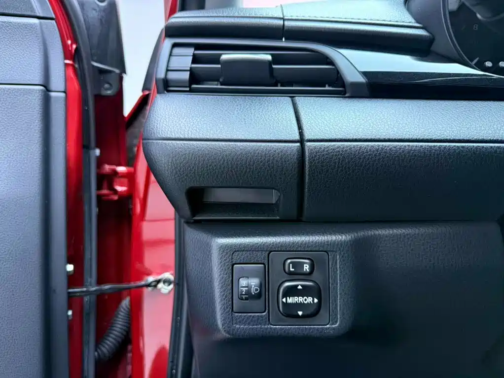 Toyota Yaris L — миниатюра 9