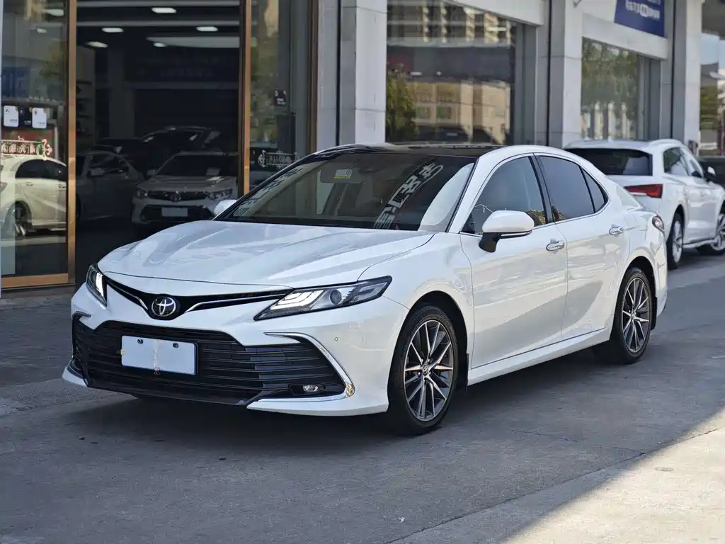 Toyota Camry 2021
