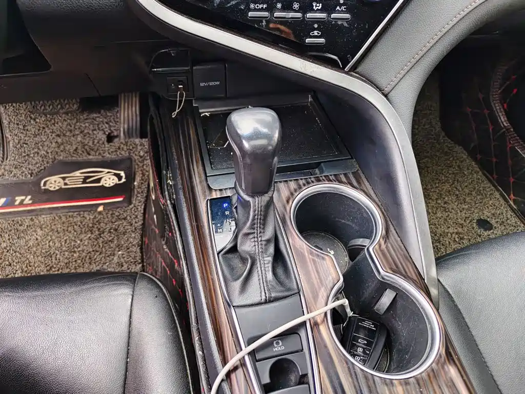 Toyota Camry — миниатюра 10