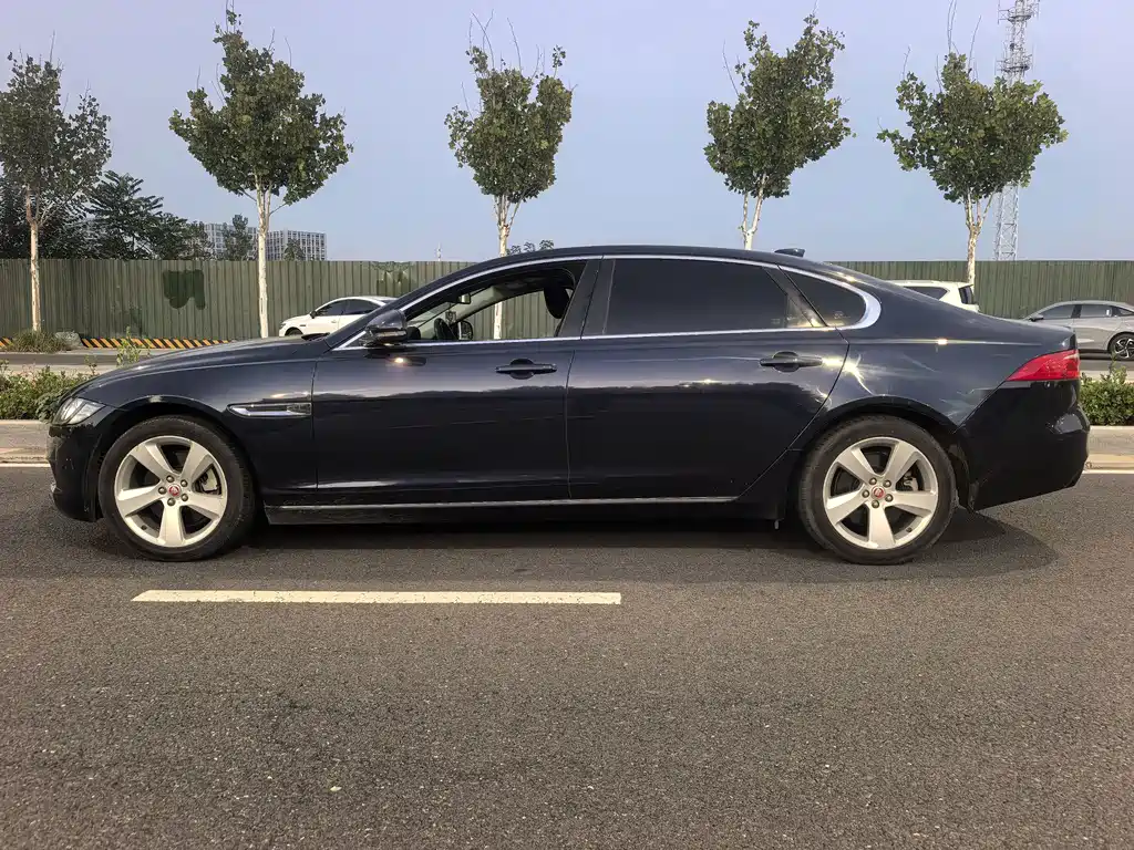 Jaguar XFL — миниатюра 7