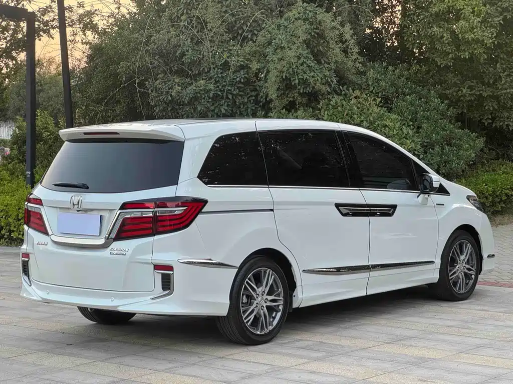 Honda Elysion — миниатюра 9