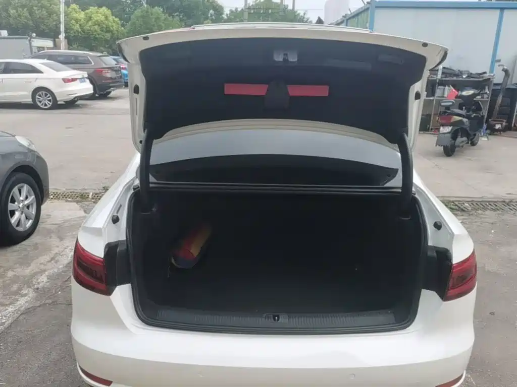 Audi A4L — миниатюра 19
