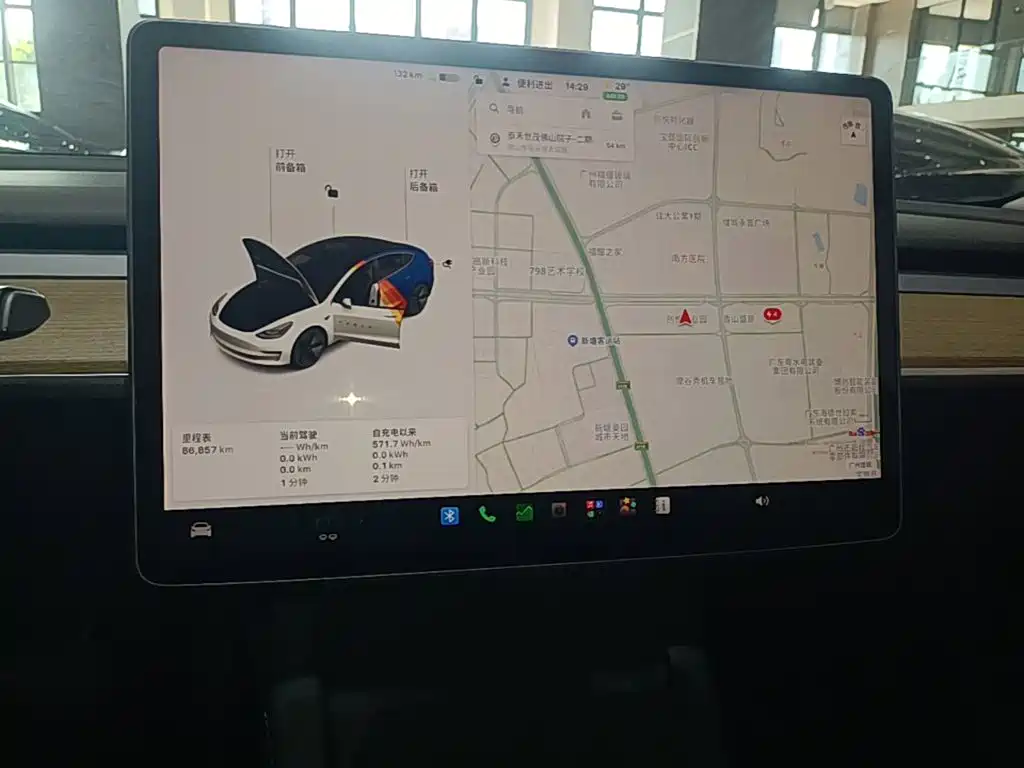 Tesla Model 3 — миниатюра 13