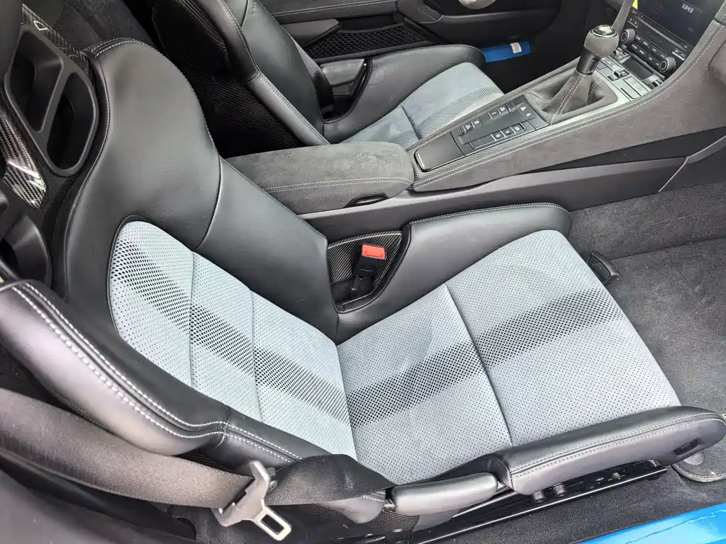 Porsche 718 2022 Cayman GT4 RS 4.0L