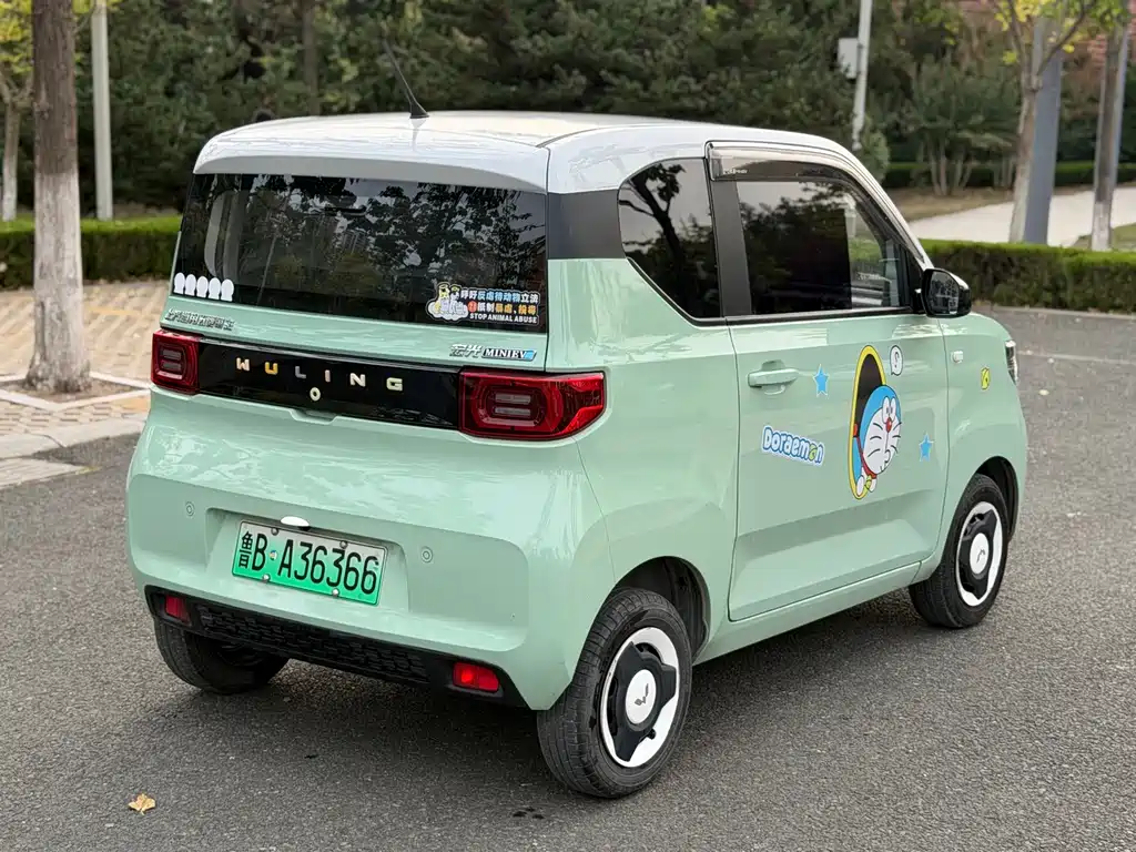 Wuling MINIEV — миниатюра 6