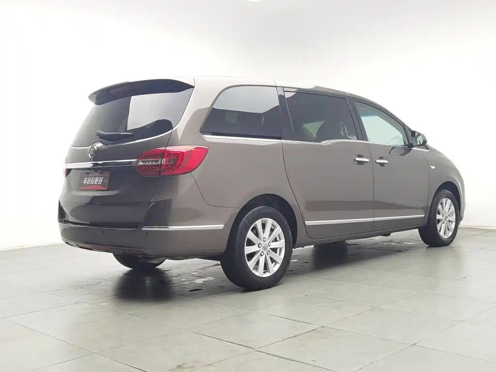 Buick GL8 — миниатюра 2