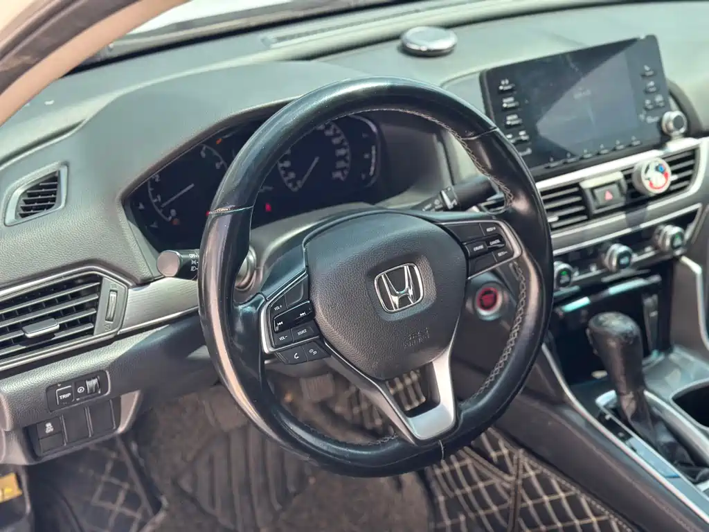 Honda Accord — миниатюра 6