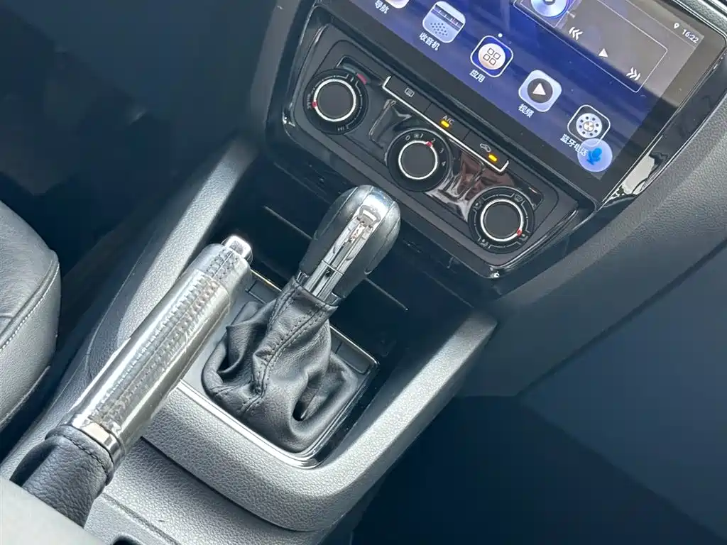 Volkswagen Sagitar — миниатюра 20