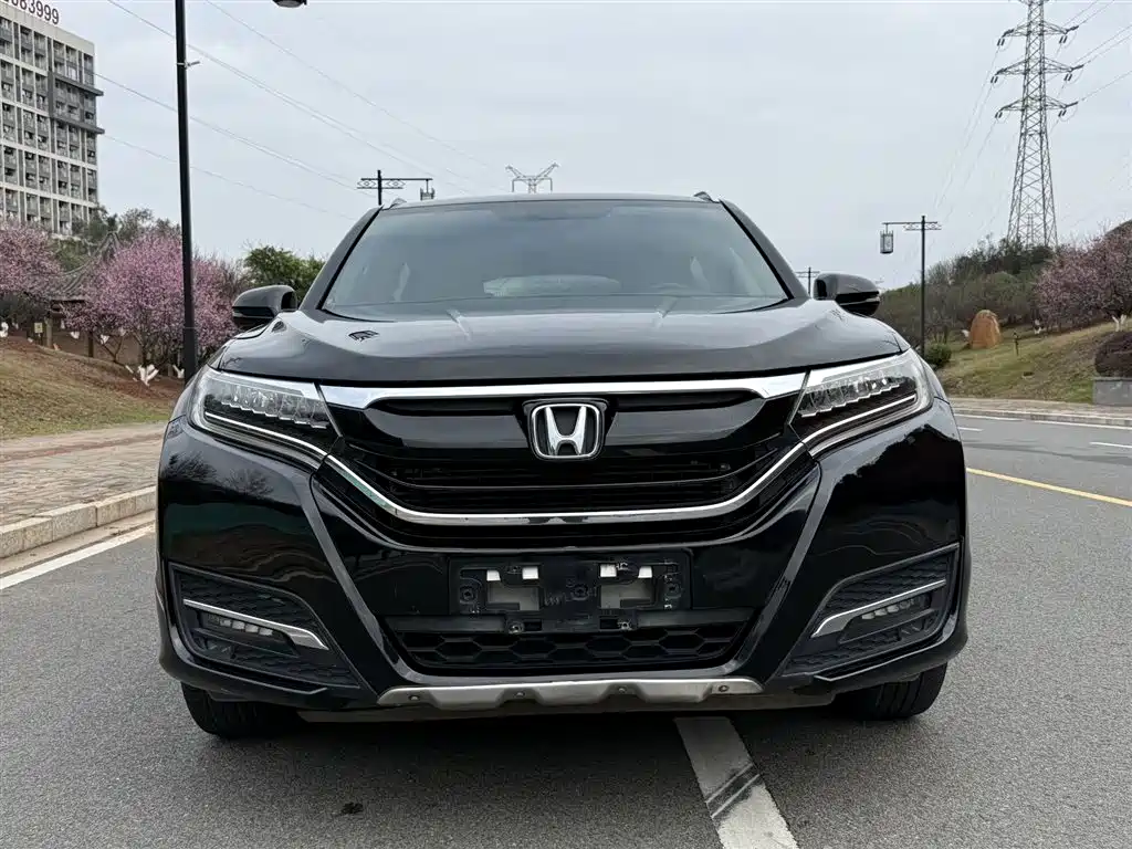 HONDA UR V