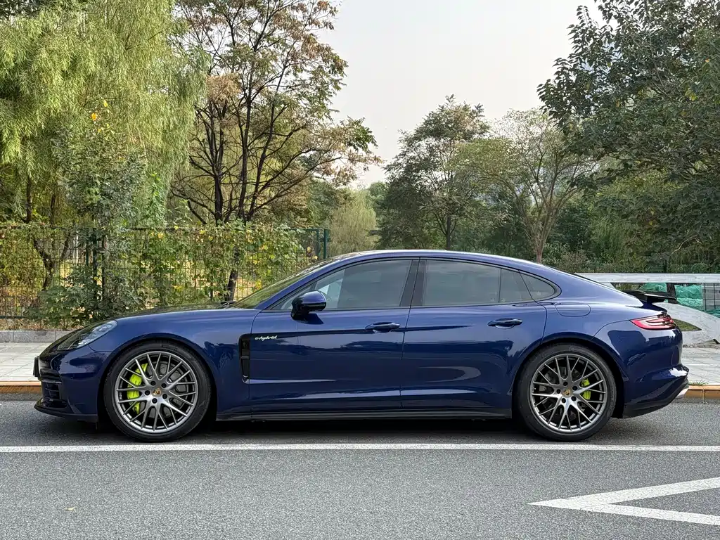 Porsche Panamera Hybrid — миниатюра 7