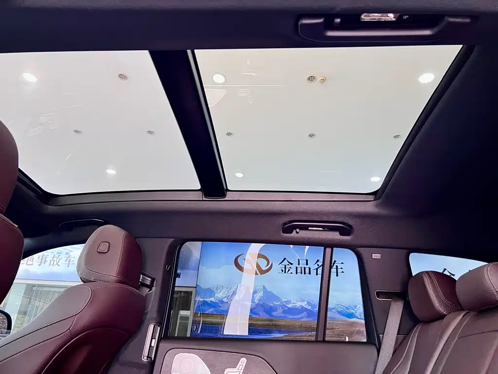 Mercedes-Benz GLS — миниатюра 13