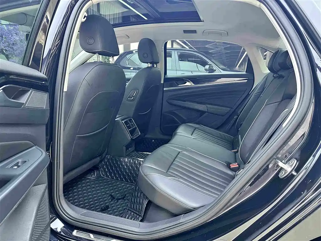 Volkswagen Passat — миниатюра 12