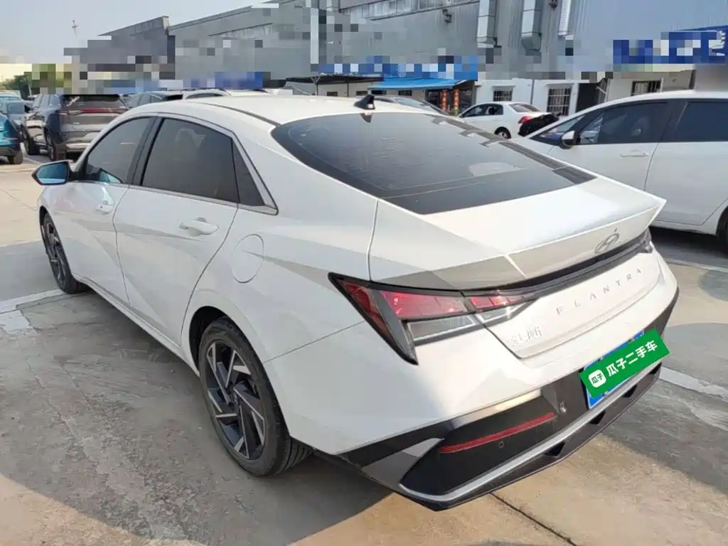 Hyundai Elantra — миниатюра 5
