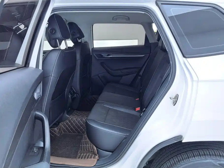 Skoda Karoq — миниатюра 11