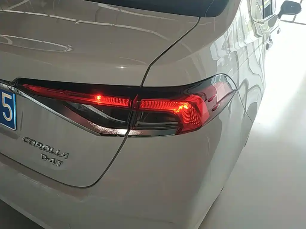 Toyota Corolla — миниатюра 8