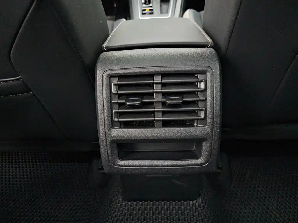 Volkswagen Golf — миниатюра 12