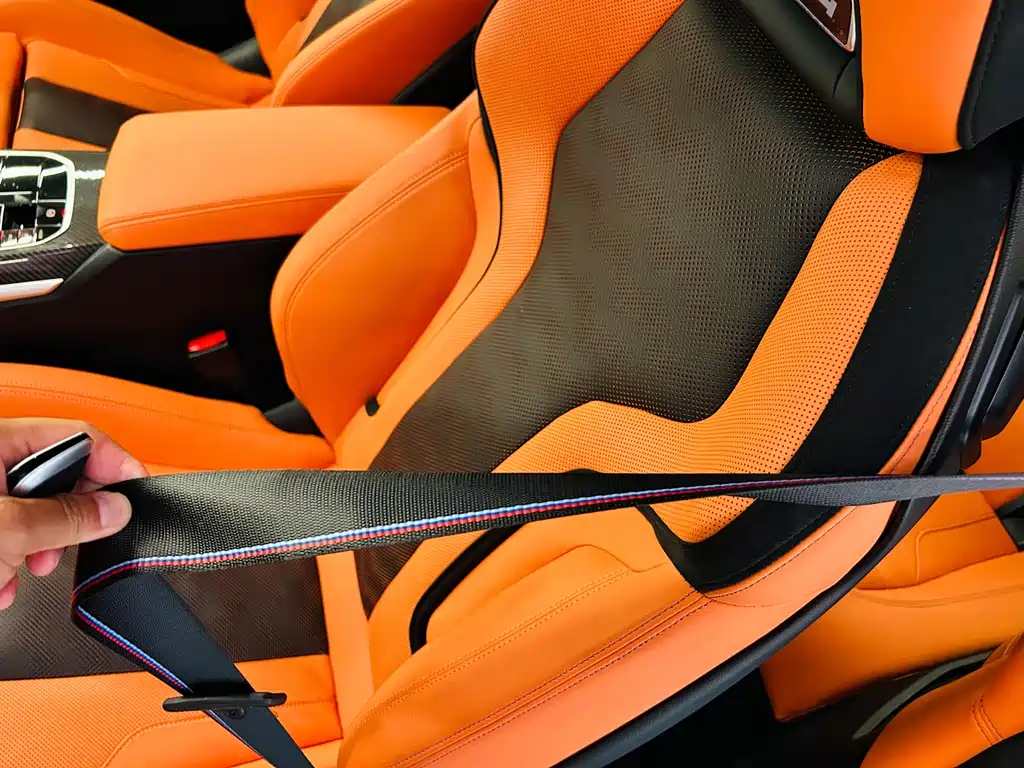 BMW M4 — миниатюра 11
