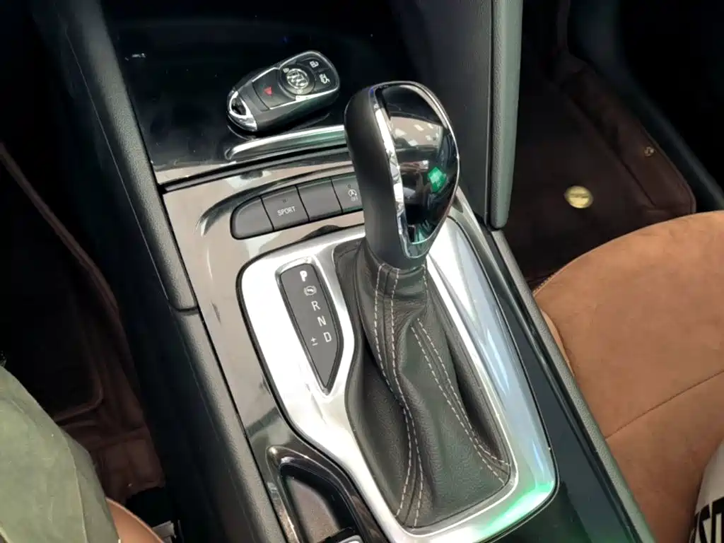 Buick Regal — миниатюра 14