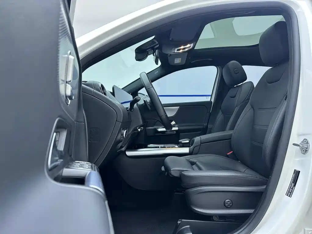 Mercedes-Benz GLA — миниатюра 7