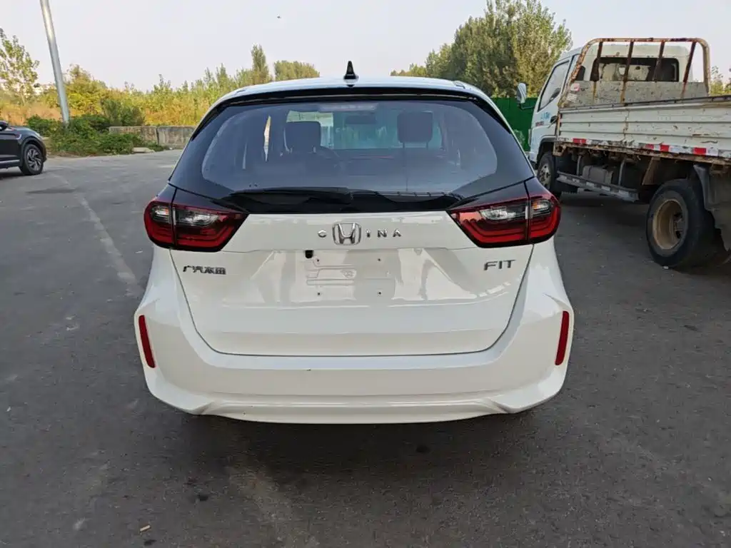Honda Fit — миниатюра 6