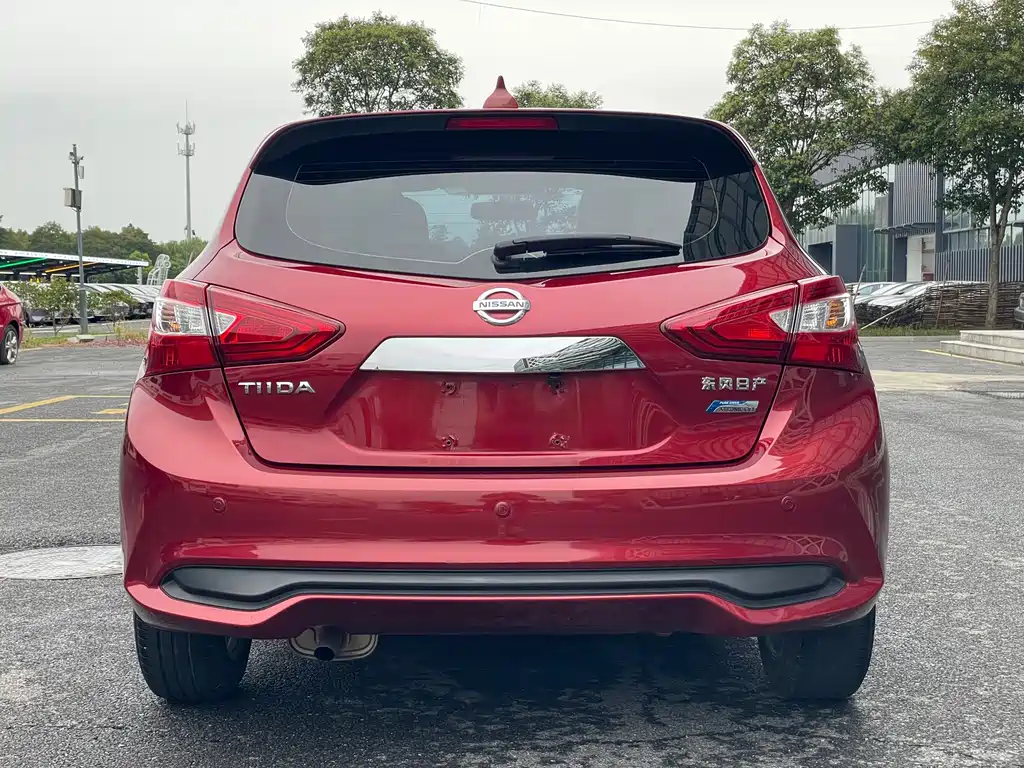 Nissan Tiida — миниатюра 13