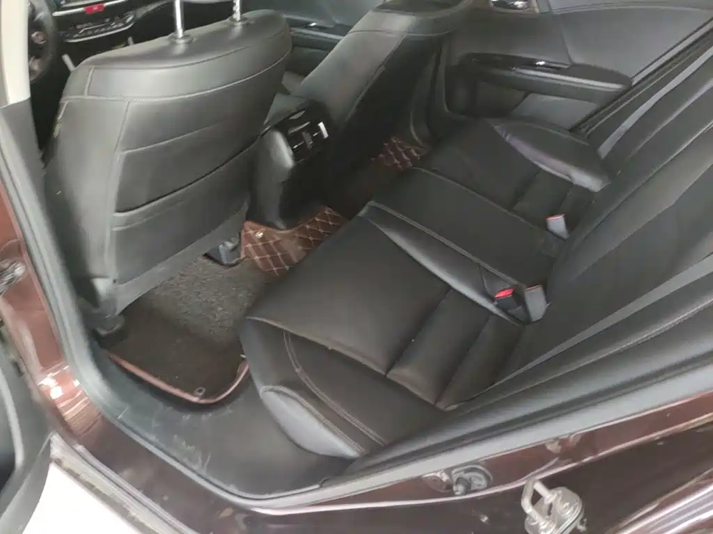 Honda Accord — миниатюра 17