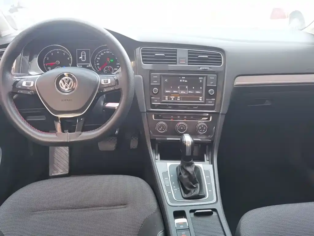 Volkswagen Golf — миниатюра 10