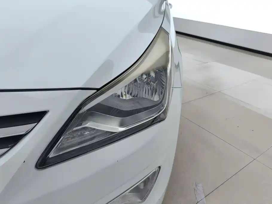 Hyundai Verna — миниатюра 5