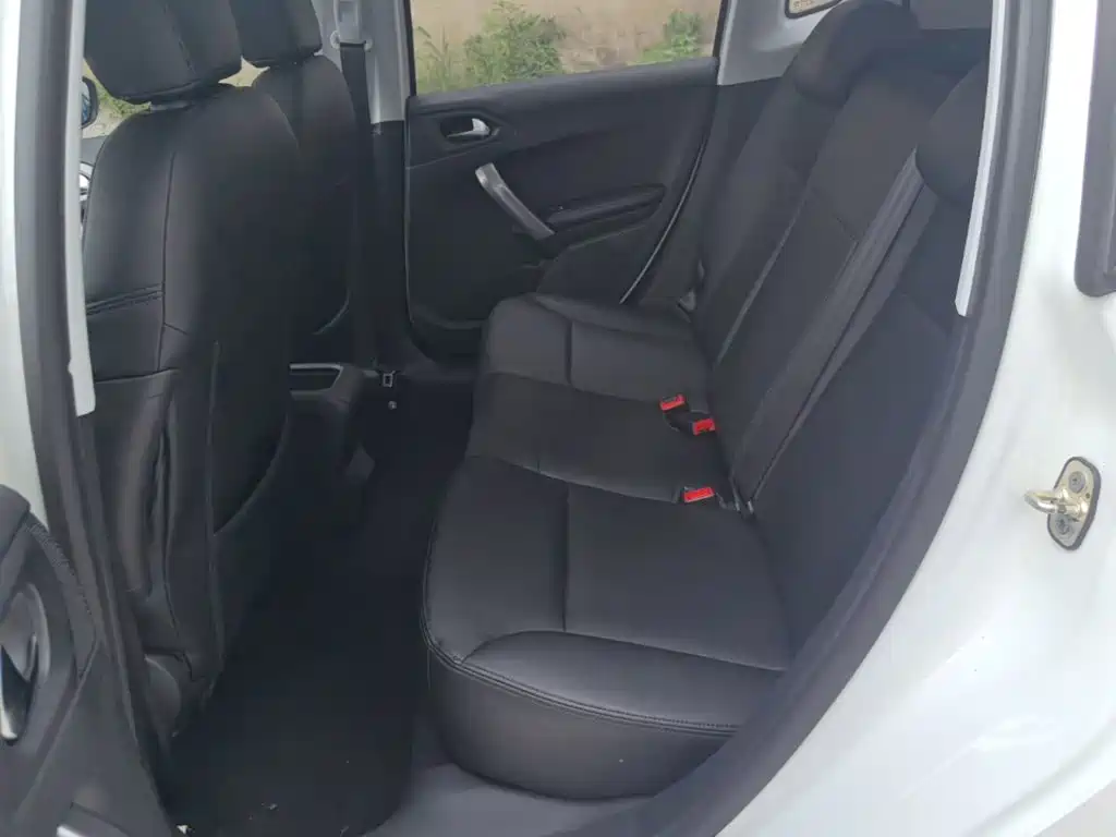 Peugeot 2008 — миниатюра 17