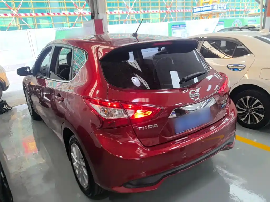 Nissan Tiida — миниатюра 5