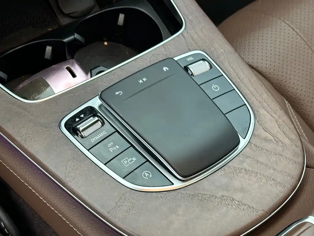 Mercedes-Benz E-Class — миниатюра 15