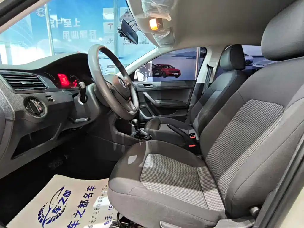 Volkswagen Santana — миниатюра 4