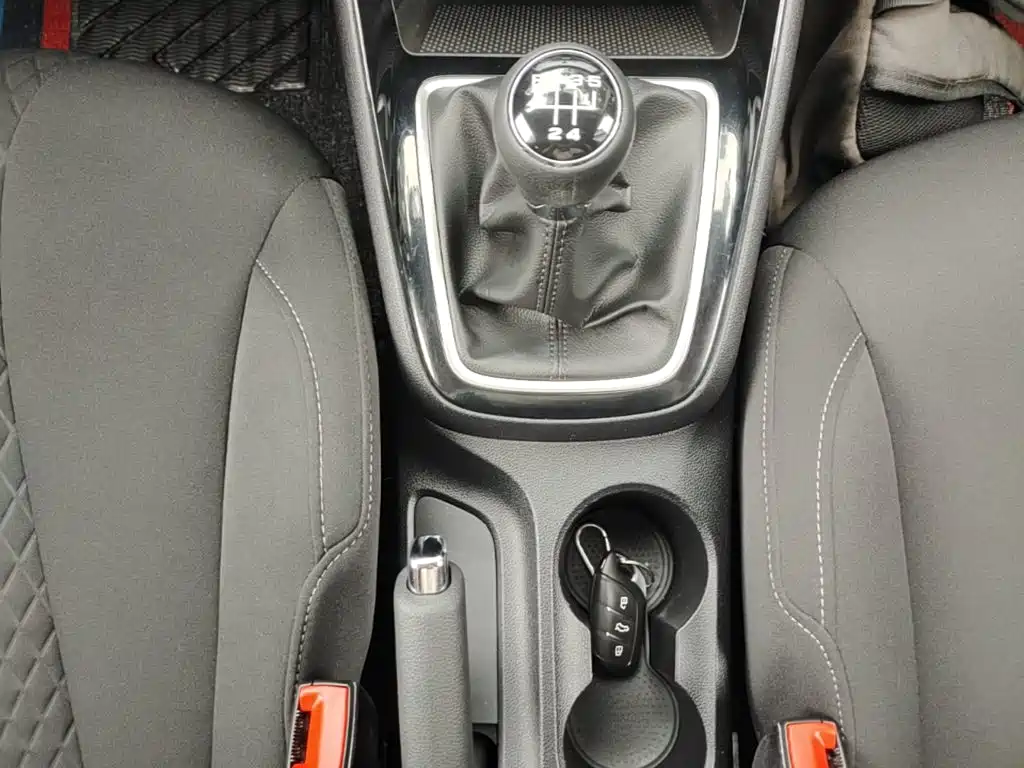 Roewe i5 — миниатюра 14
