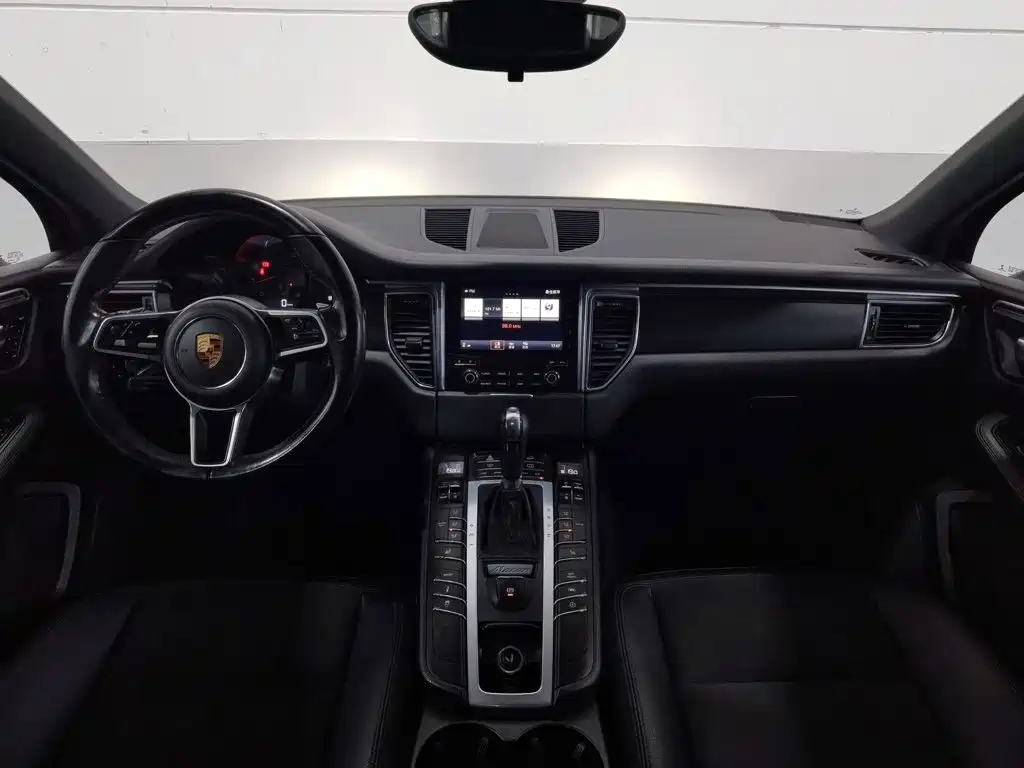 Porsche Macan — миниатюра 5
