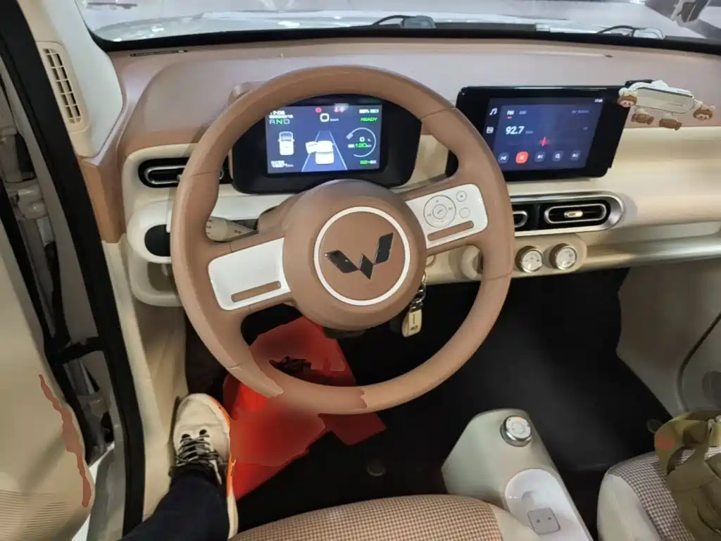 Wuling MINIEV — миниатюра 11