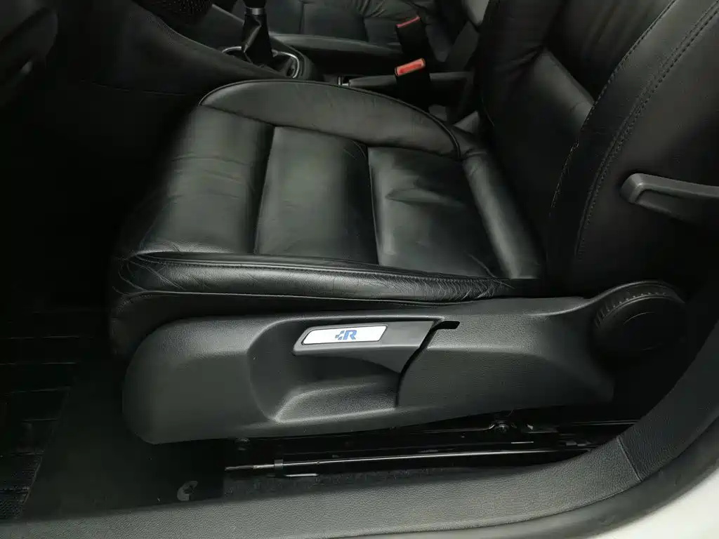 Volkswagen Golf — миниатюра 20
