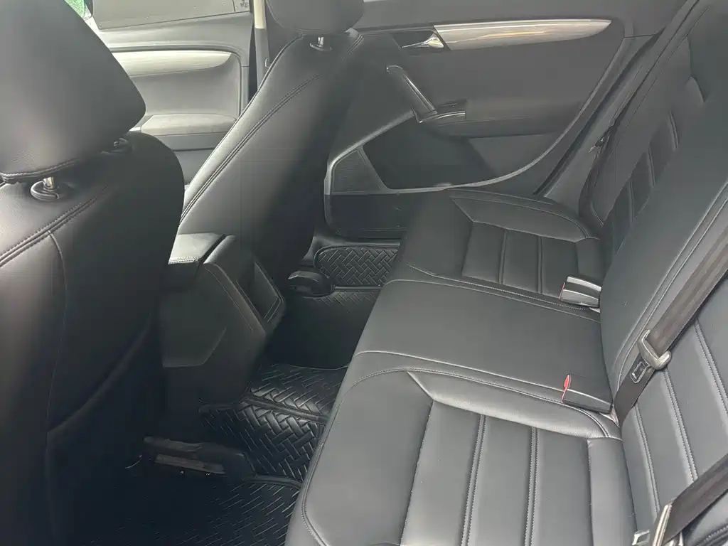 Volkswagen Lavida — миниатюра 3